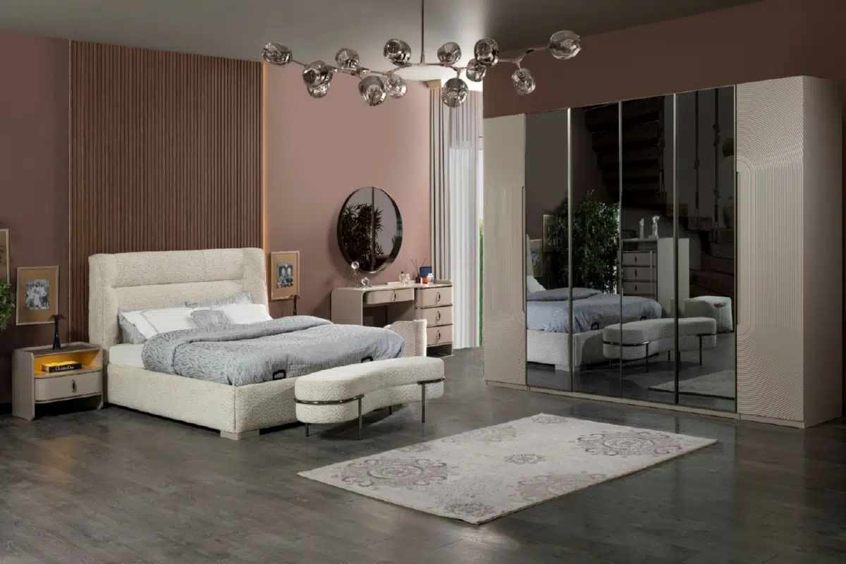 PARİS SONSUZ GİYİNME ODASI