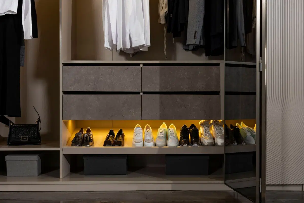 PARİS SONSUZ GİYİNME ODASI