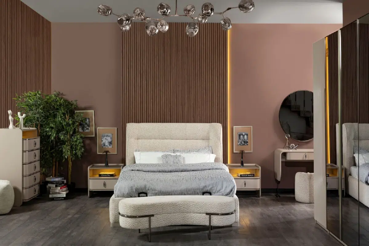 PARİS SONSUZ GİYİNME ODASI